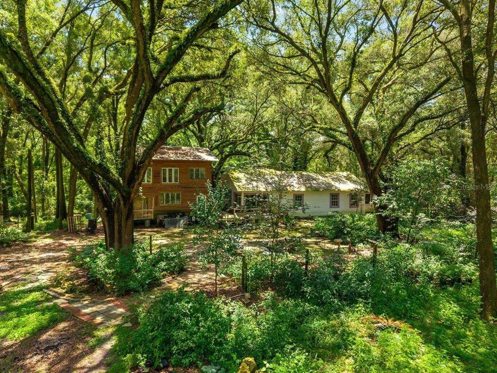 9013 154TH Street - Photo 1