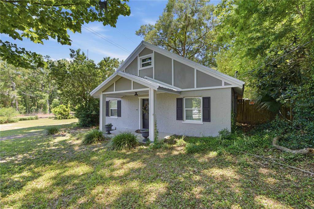 3017 24TH Court - Photo 1