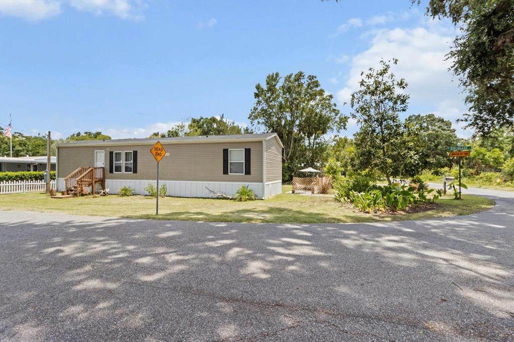 609 Redbud Terrace - Photo 1