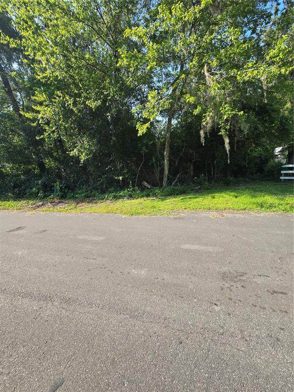 7007 51ST Avenue - Photo 1