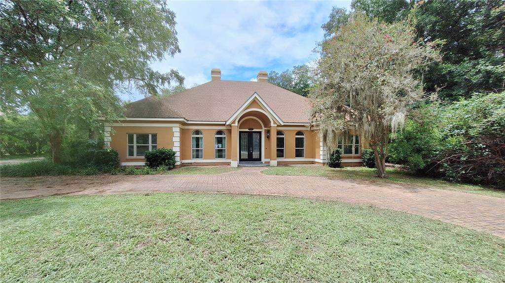 2210 Laurel Run Drive - Photo 1