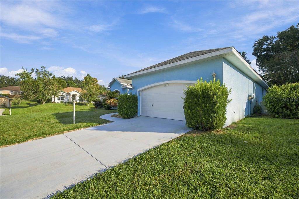 385 Barclay Court - Photo 1