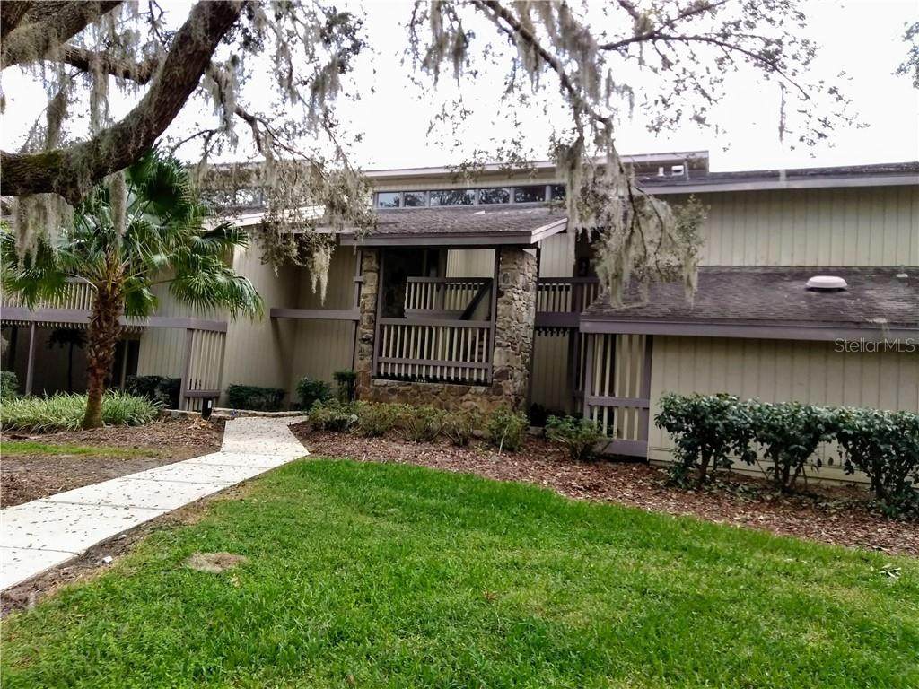 831 Pinewood Court - Photo 1
