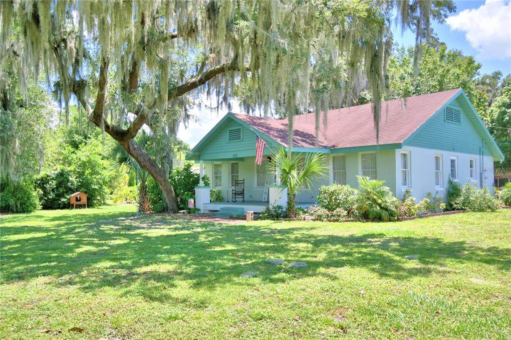 695 Lyle Parkway - Photo 1