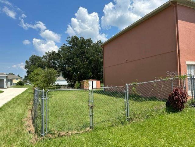 558 Maricopa Drive - Photo 1