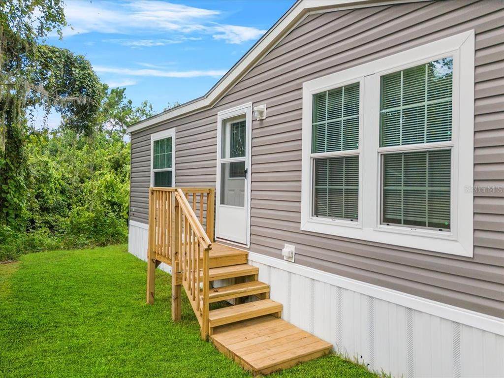 18437 15TH Avenue - Photo 1