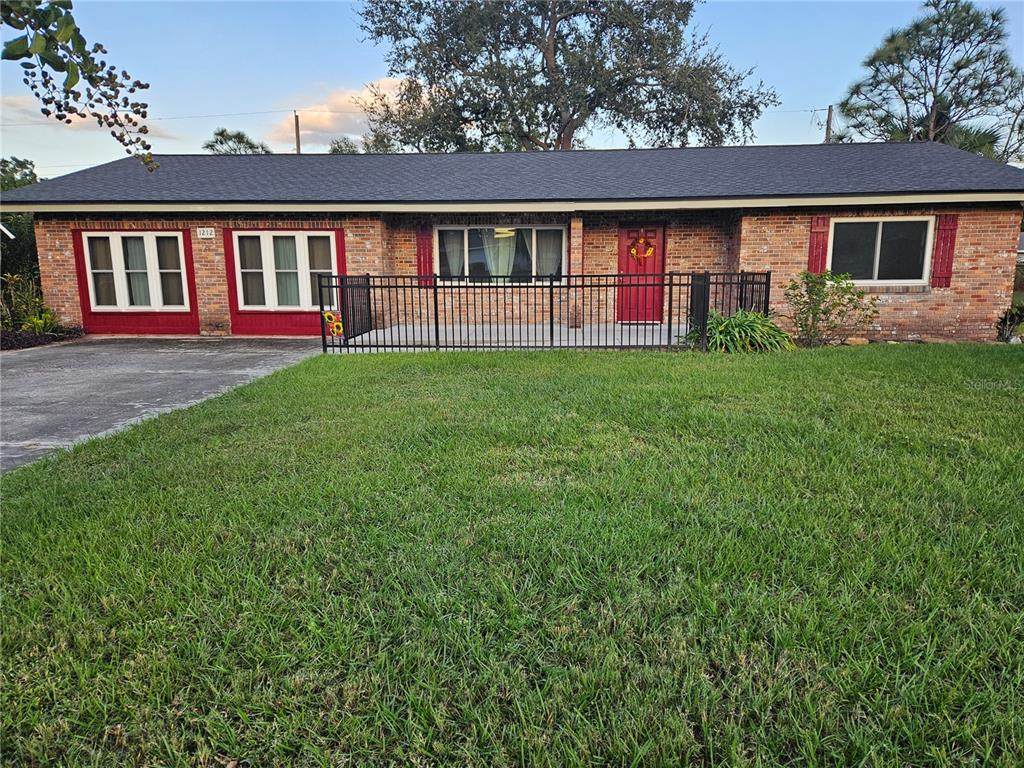 1212 Blake Ave - Photo 1