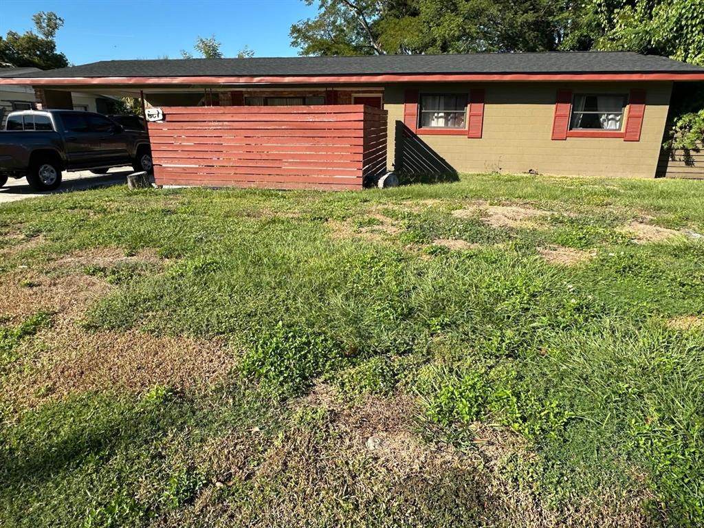 607 Avenue E - Photo 1