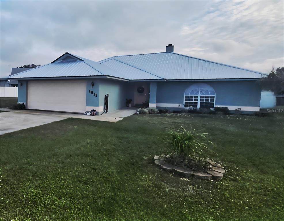 1811 Allamanda Boulevard - Photo 1