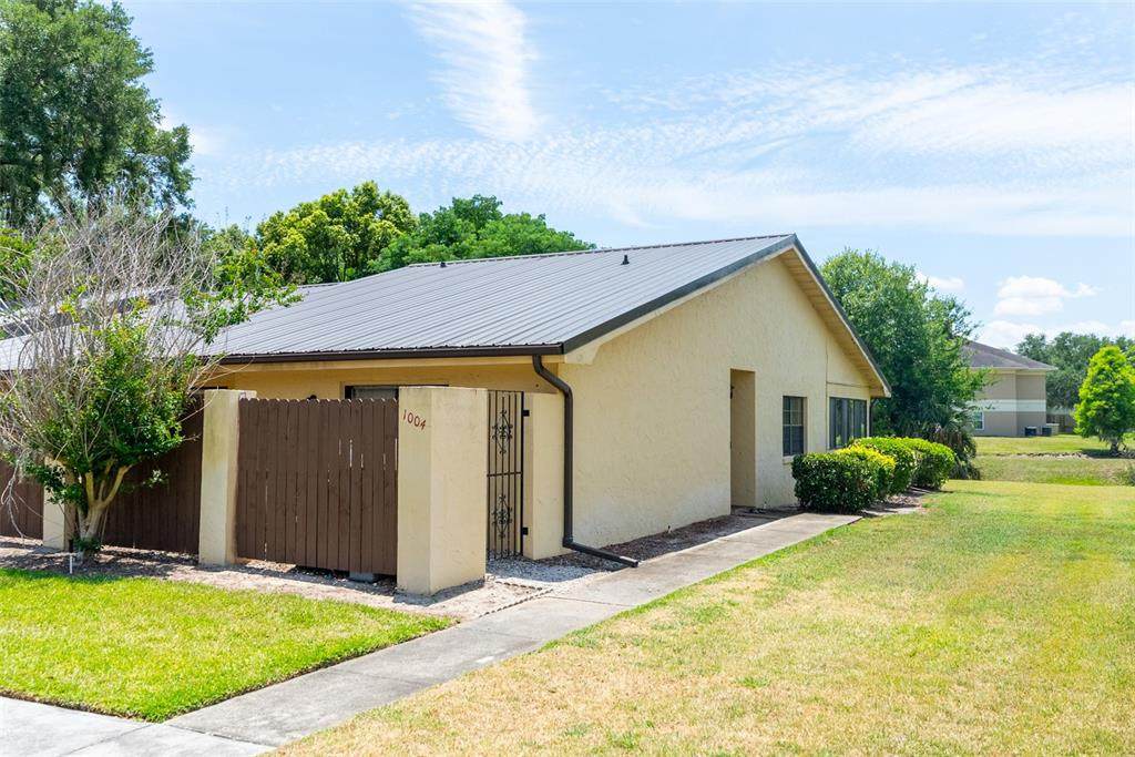 1004 Medinah Drive - Photo 1