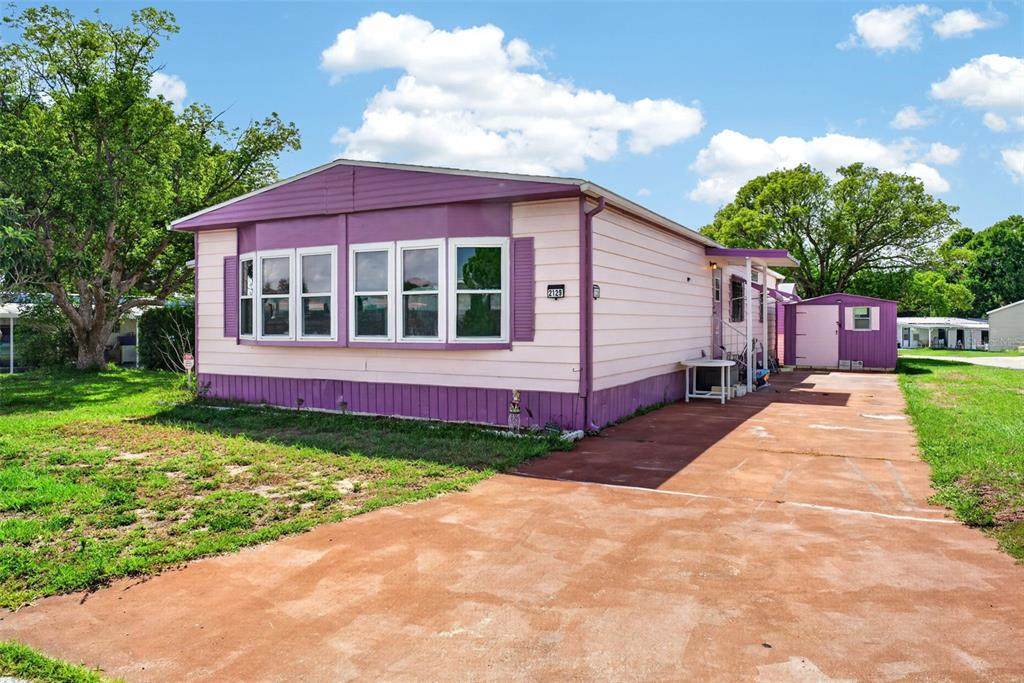 2129 Lois Boulevard - Photo 1