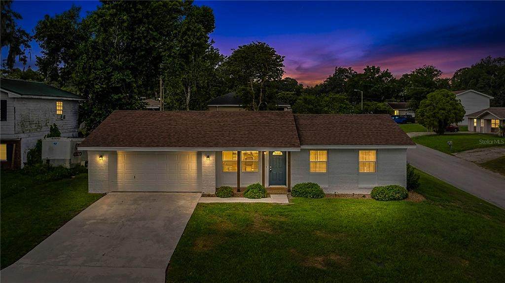 4921 Sharon Avenue - Photo 1