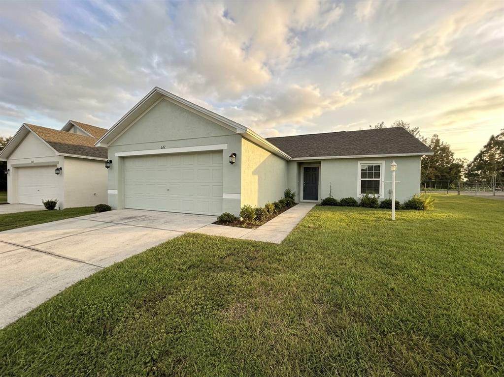 627 Carey Lane - Photo 1