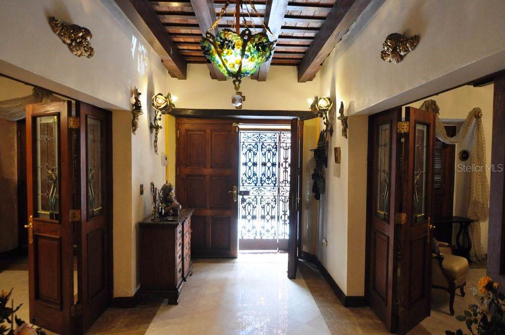 102 Cruz St - Photo 1