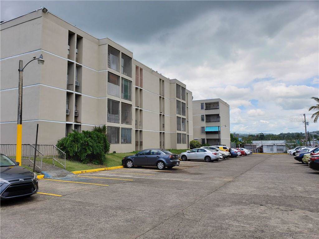 Cond San Fernando Gardens - Photo 1