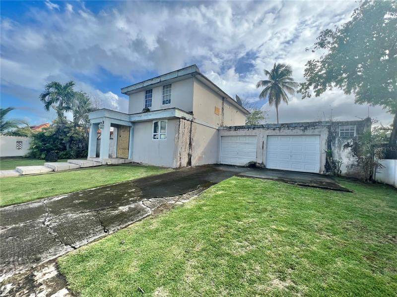 Paseo Aguila St. Levittown Lake I - Photo 1
