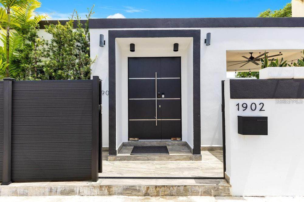 1902 Calle Cacique - Photo 1