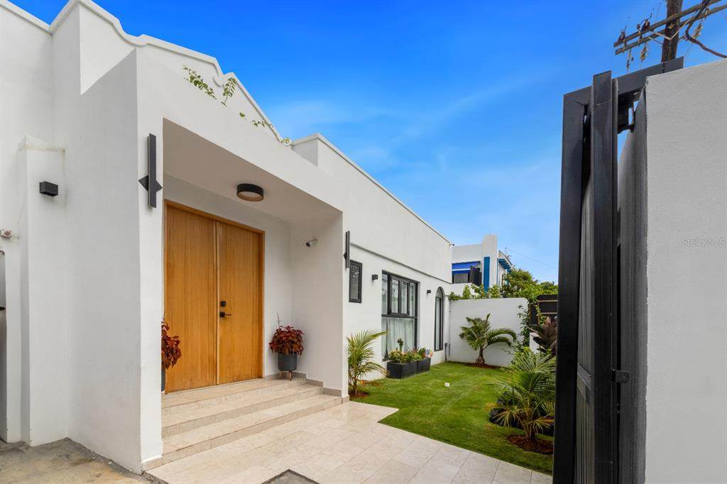 106 Tres Hermanos - Photo 1