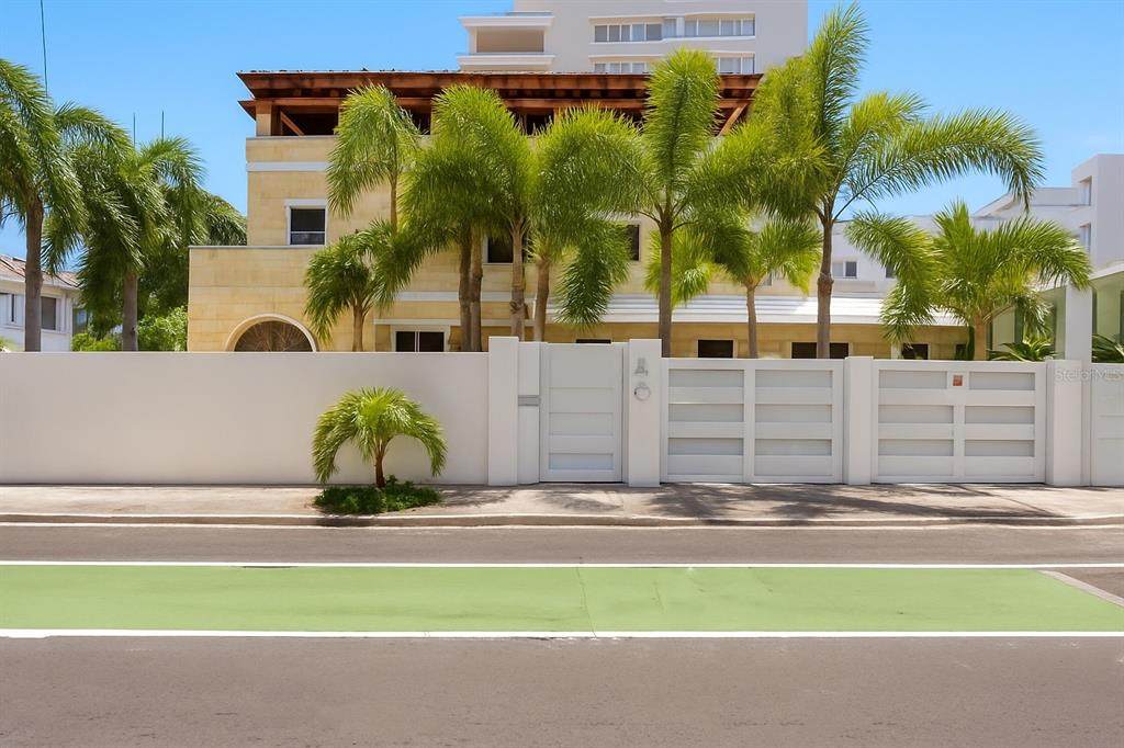 1206 Magdalena Avenue - Photo 1