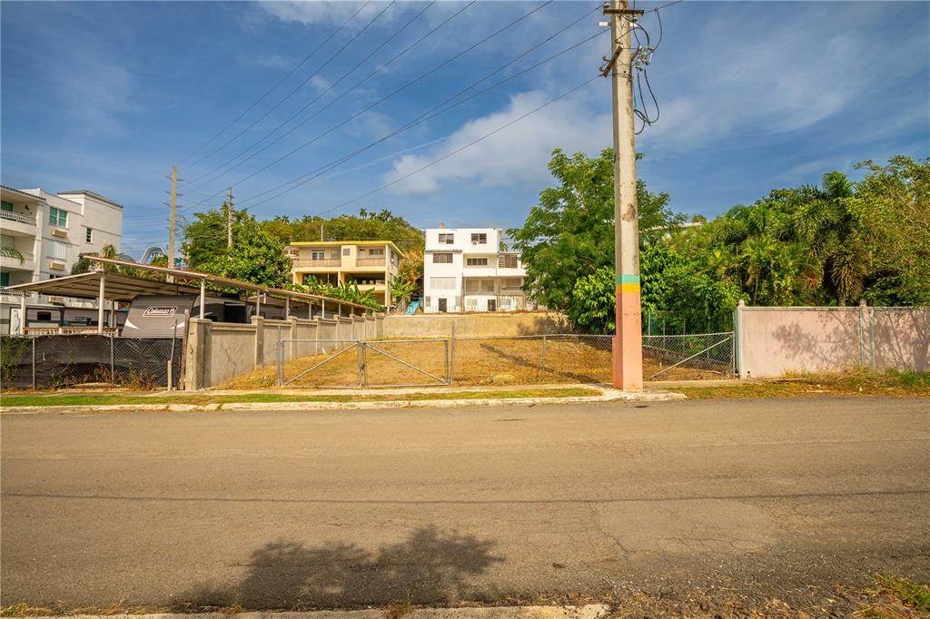  Calle Benjamin Gomez - Photo 1