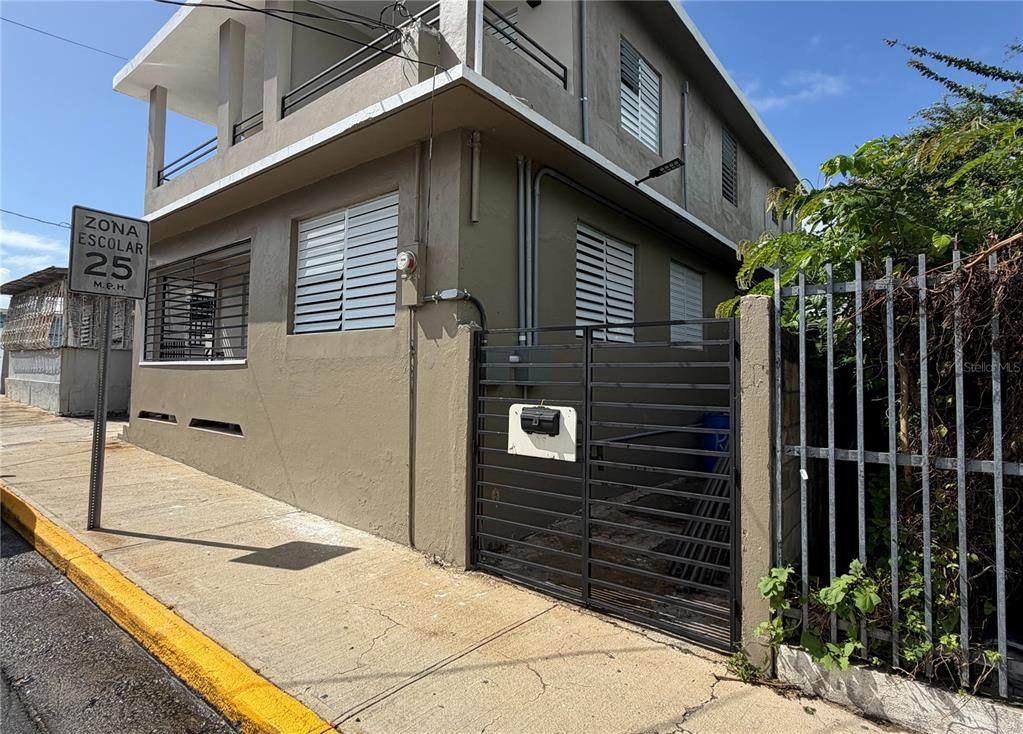 205 205 C. FEDERICO GARC&Iacute;A - Photo 1