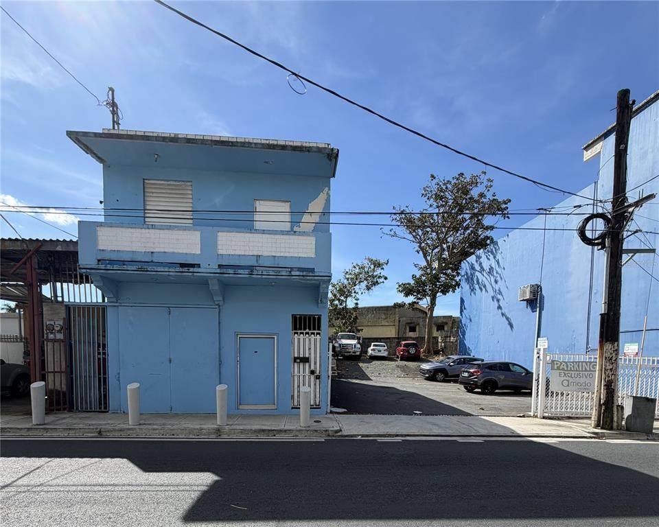839 C. Hiram Gonz&aacute;lez - Photo 1