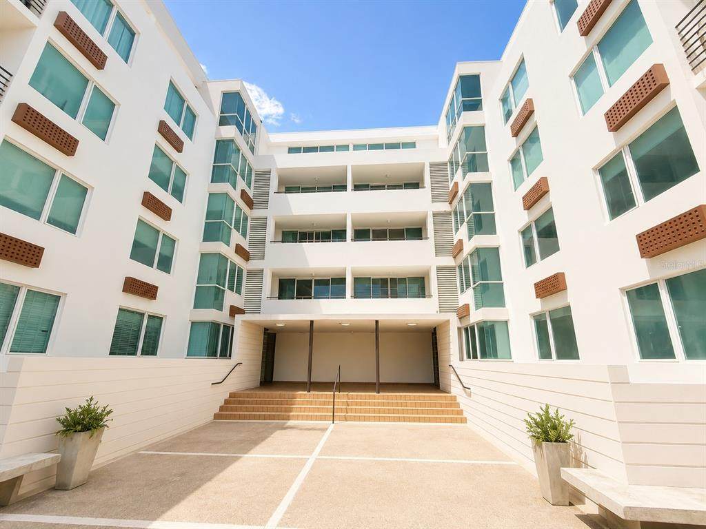 1554 Calle L&oacute;pez Landr&oacute;n - Photo 1