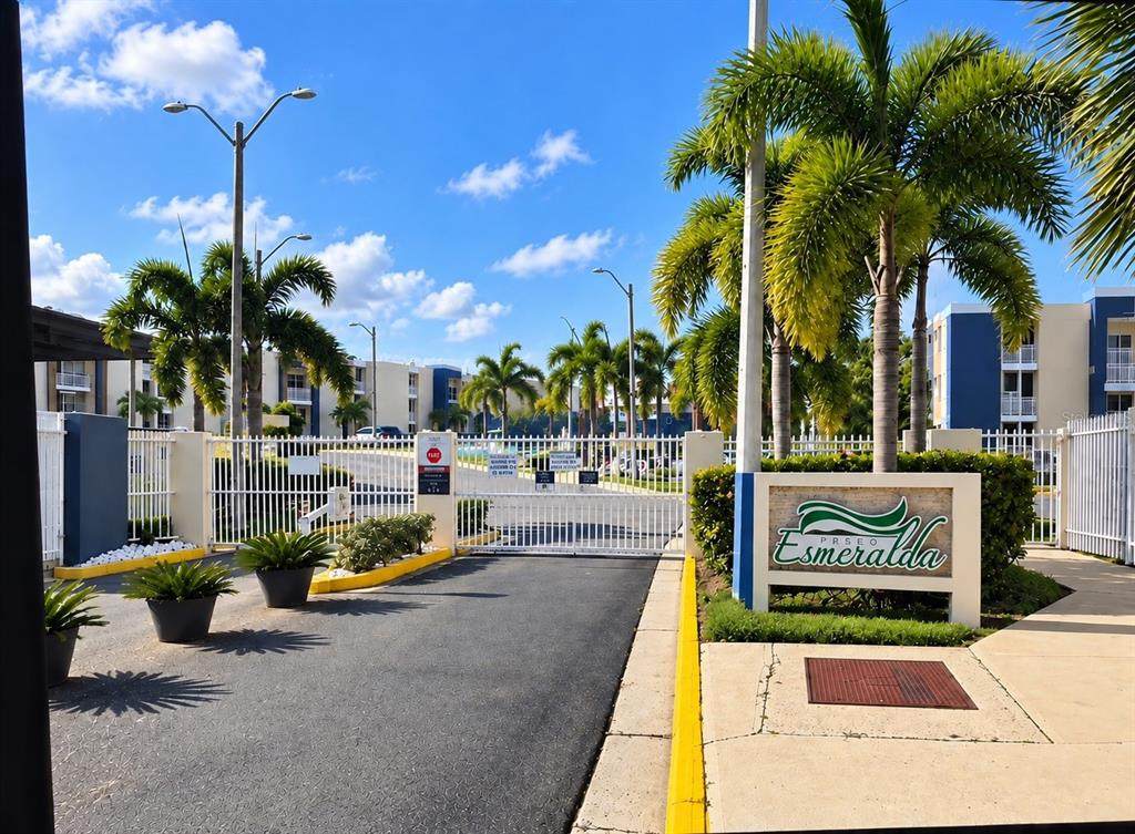 21 Paseo Esmeralda - Photo 1