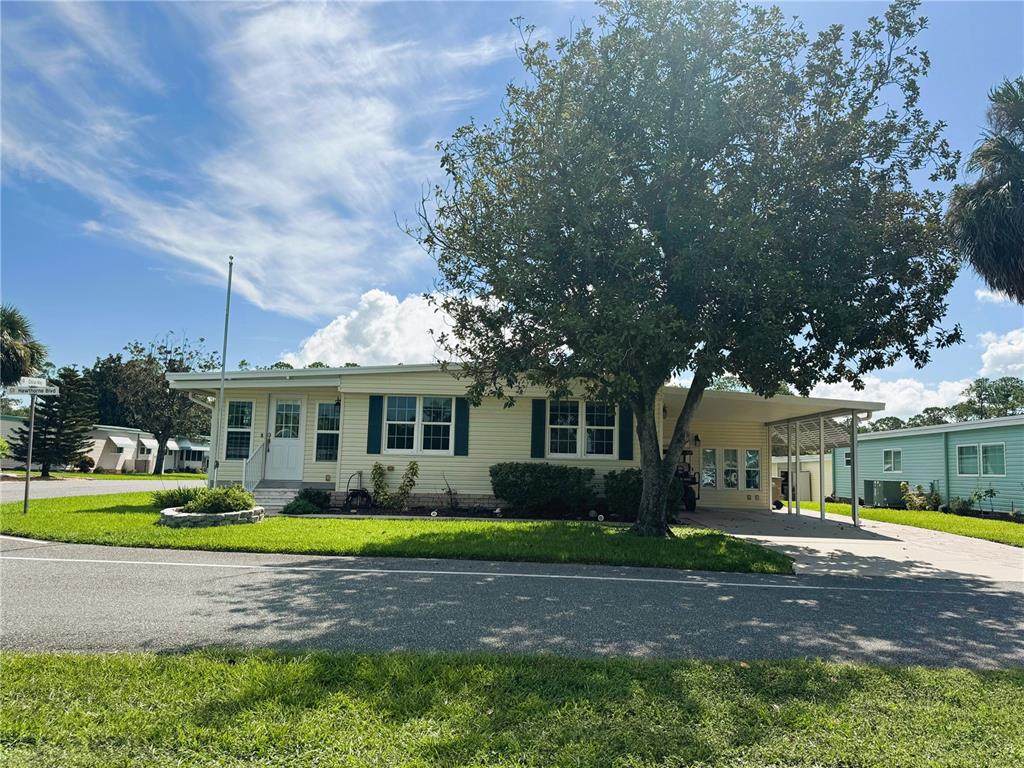 518 Hawthorne Boulevard - Photo 1