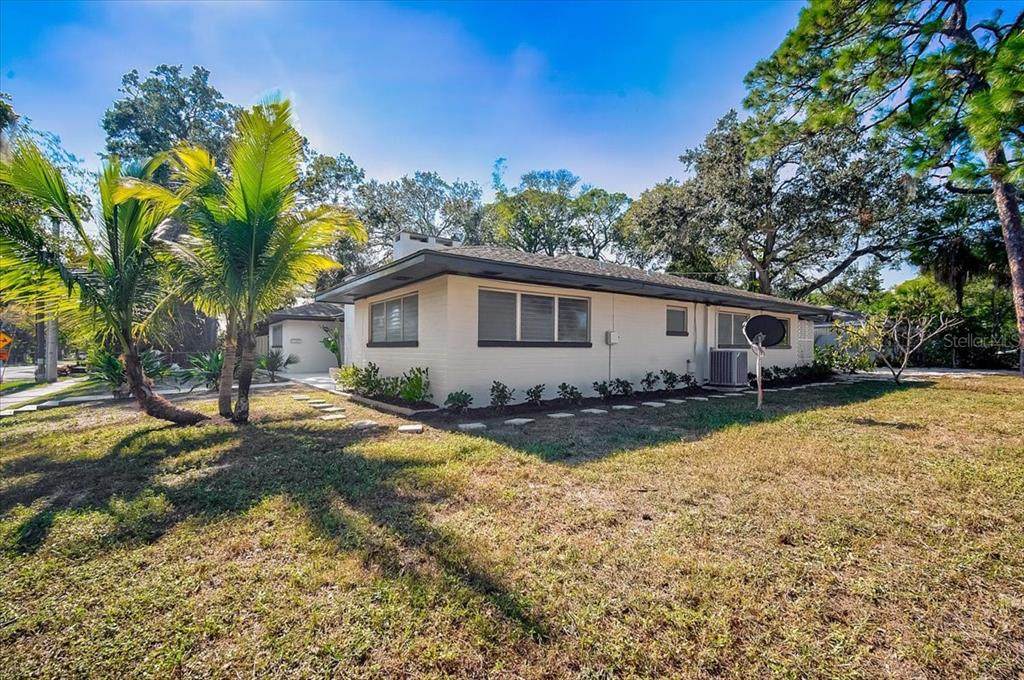 1223 Cocoanut Avenue - Photo 1