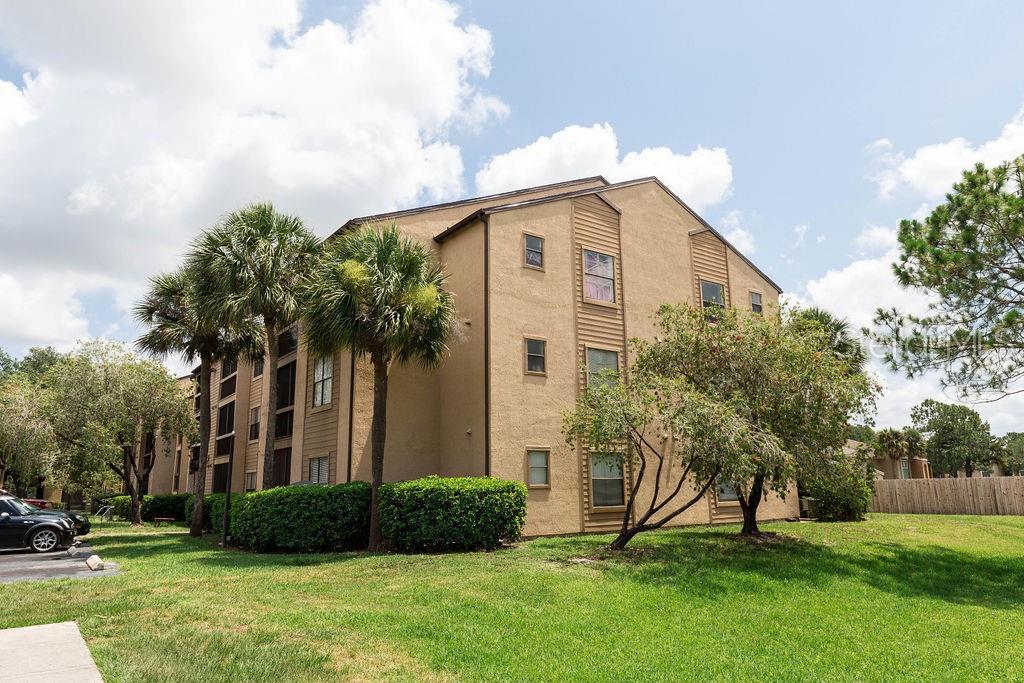 2030 Cascades Boulevard - Photo 1