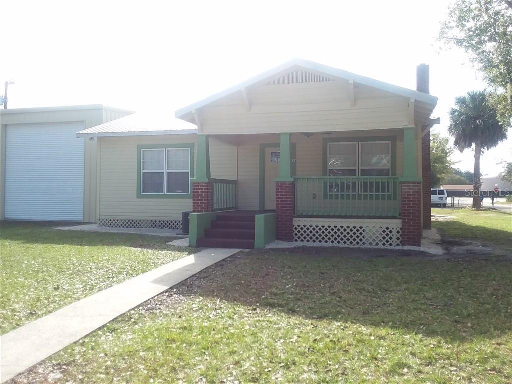 417 12TH Street - Photo 1