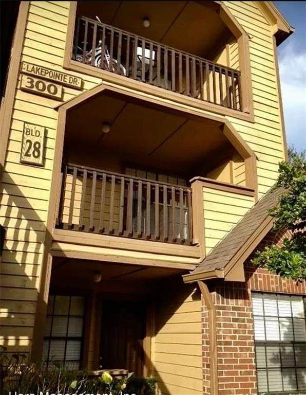 300 Lakepointe Drive - Photo 1