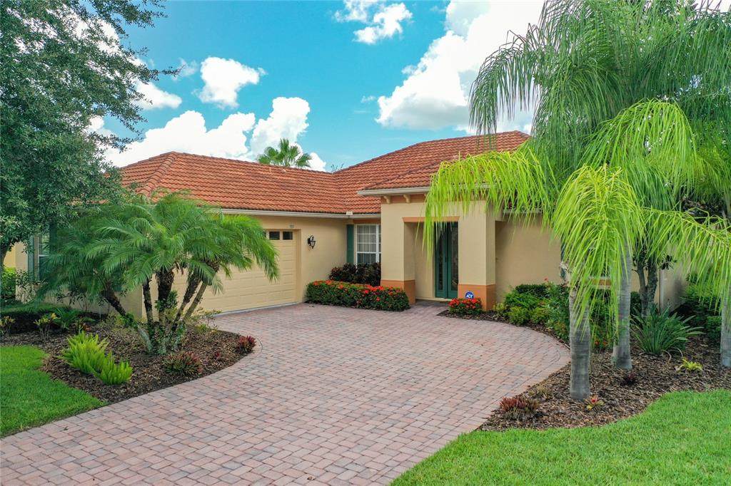 555 Shorehaven Dr - Photo 1