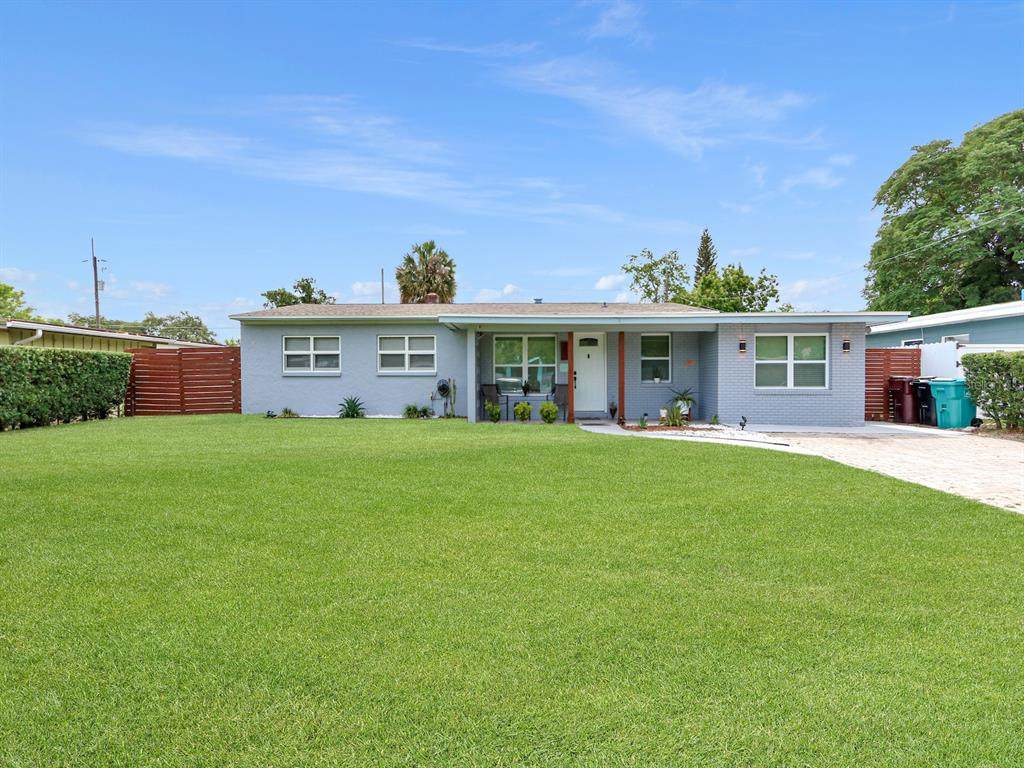 207 Mercado Avenue - Photo 1