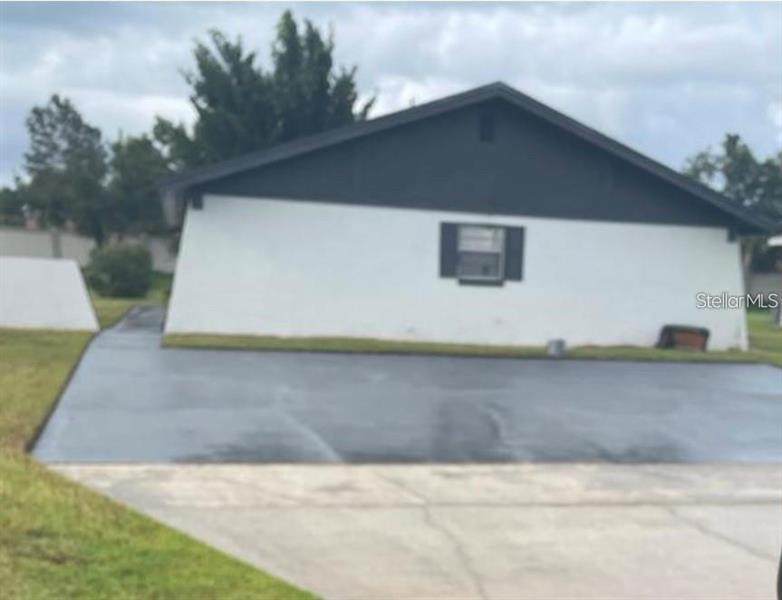 307 Dundee Drive - Photo 1