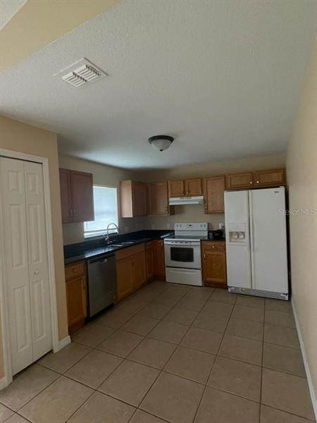 433 Albatross Court - Photo 1