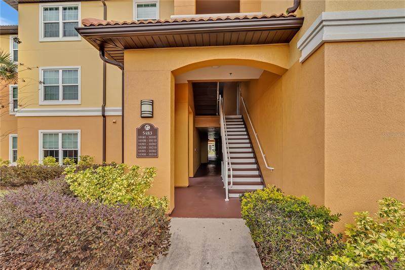 5483 Vineland Road - Photo 1