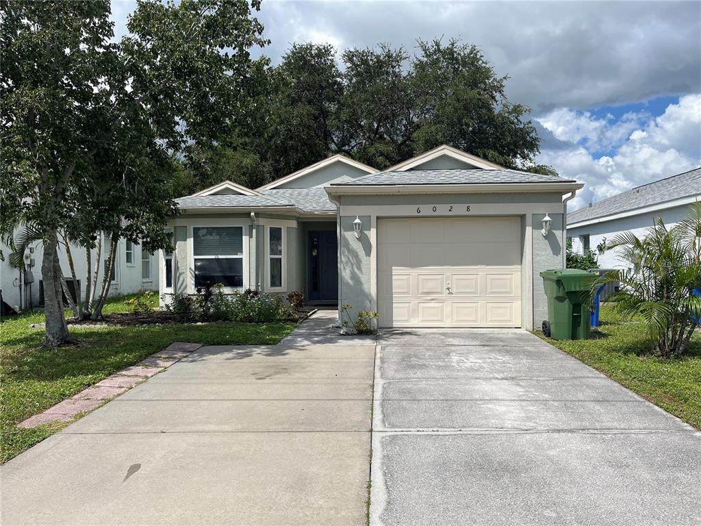 6028 40 Avenue - Photo 1