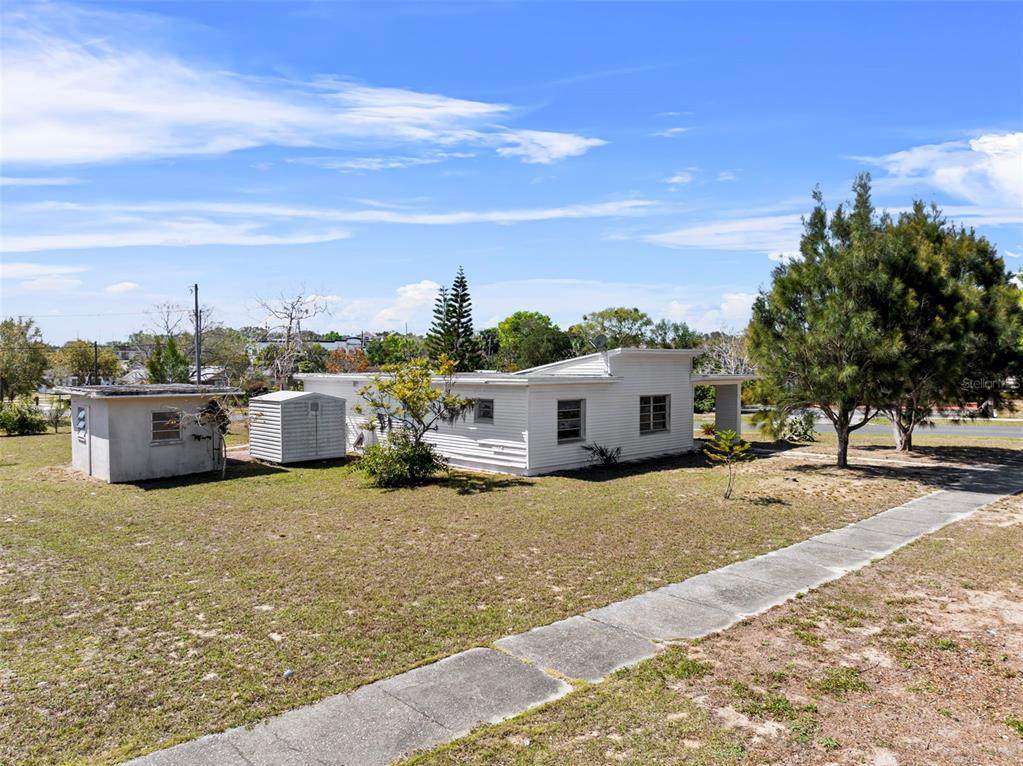 425 12TH Street - Photo 1
