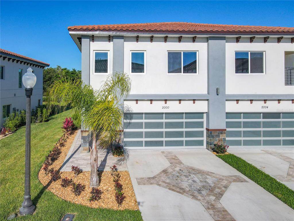 2000 Greenbriar Terrace - Photo 1