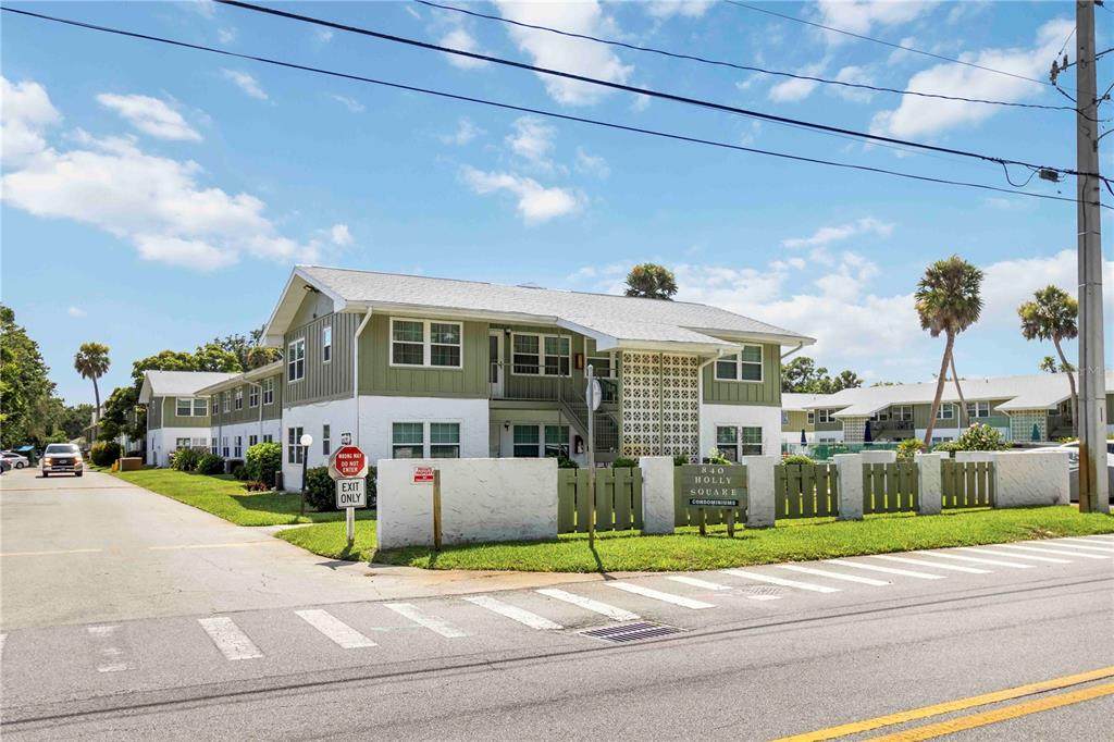 840 Center Avenue - Photo 1