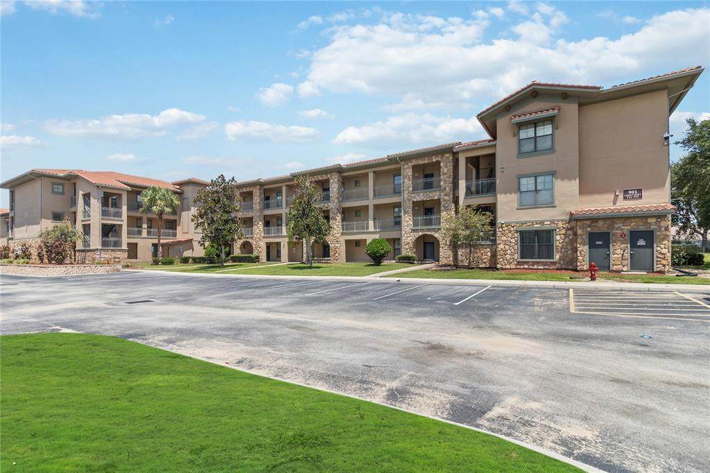 901 Charo Parkway - Photo 1