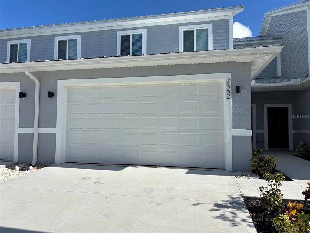 2562 Pine Place - Photo 1