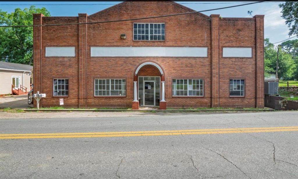 110 9TH Avenue - Photo 1