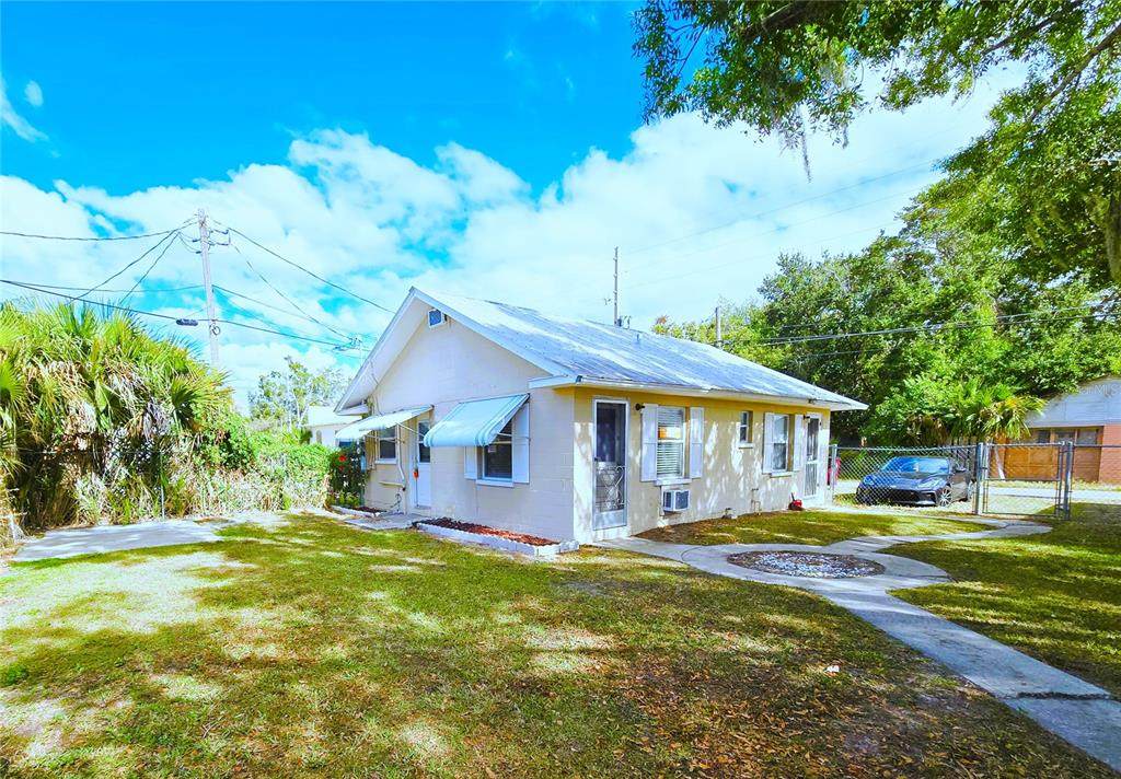 1109 Pennsylvania Avenue - Photo 1