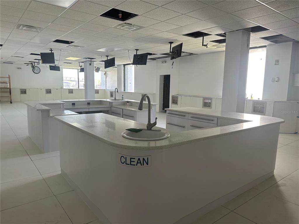 798 Semoran Boulevard - Photo 1