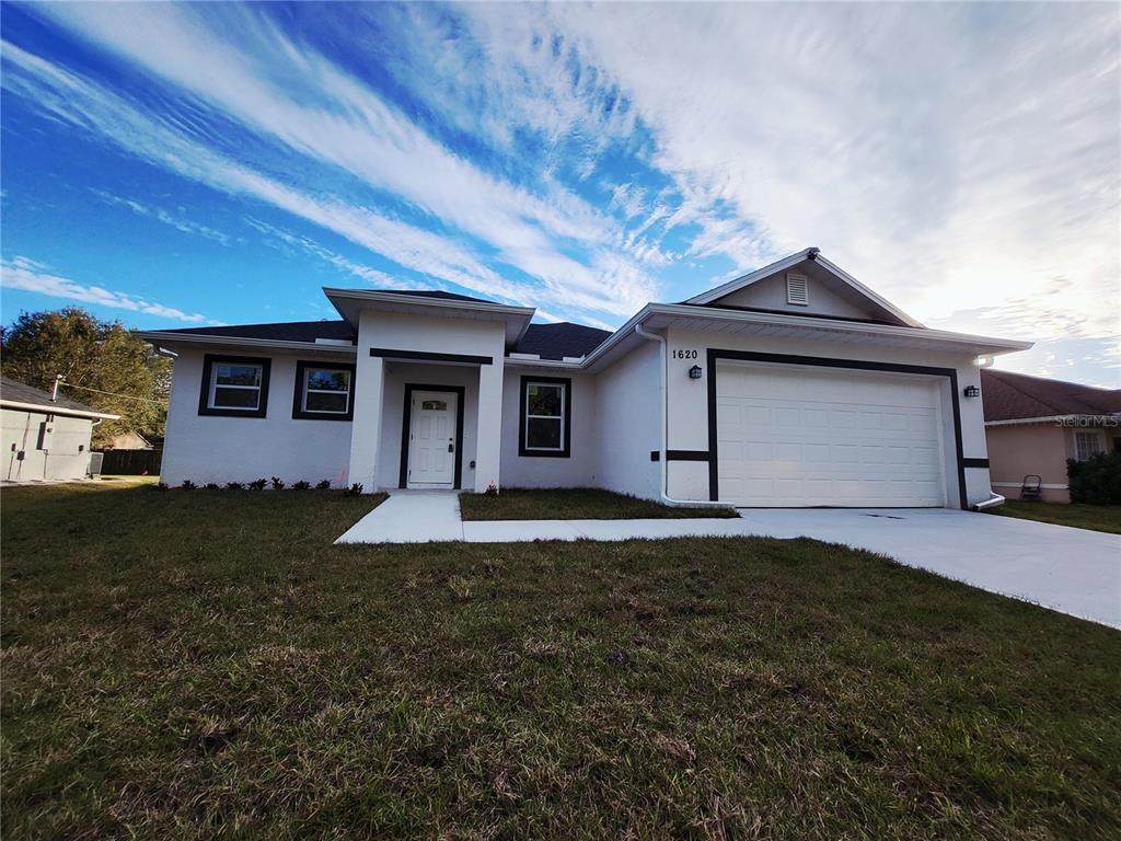 1620 Welland Street - Photo 1