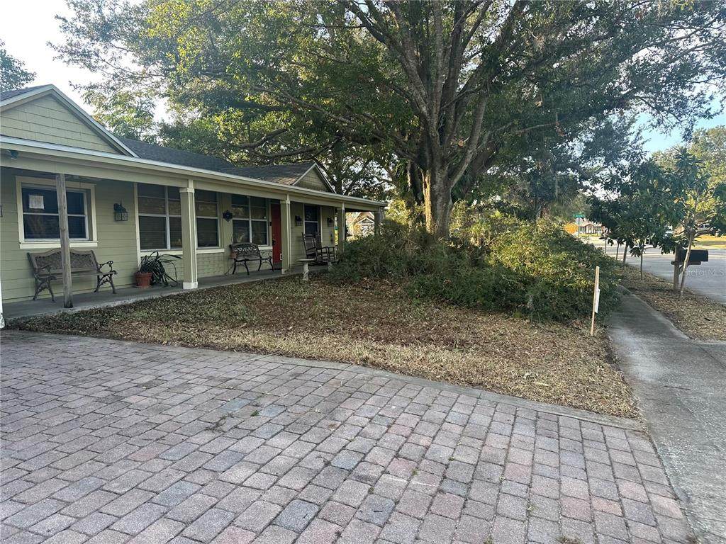 518 Poinsettia Lane - Photo 1