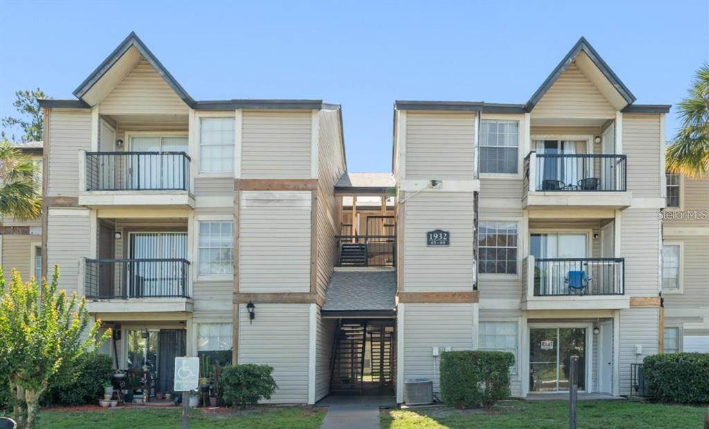 1932 Lake Atriums Circle - Photo 1